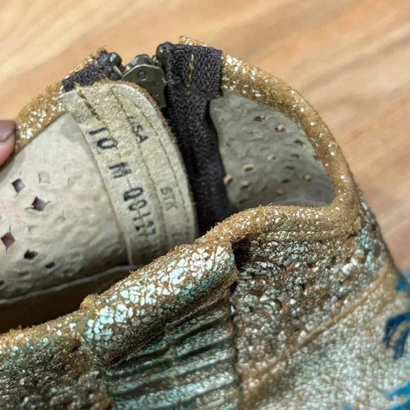 Circle G Embroidered Ankle Boots NWOT - Picture 5 of 6